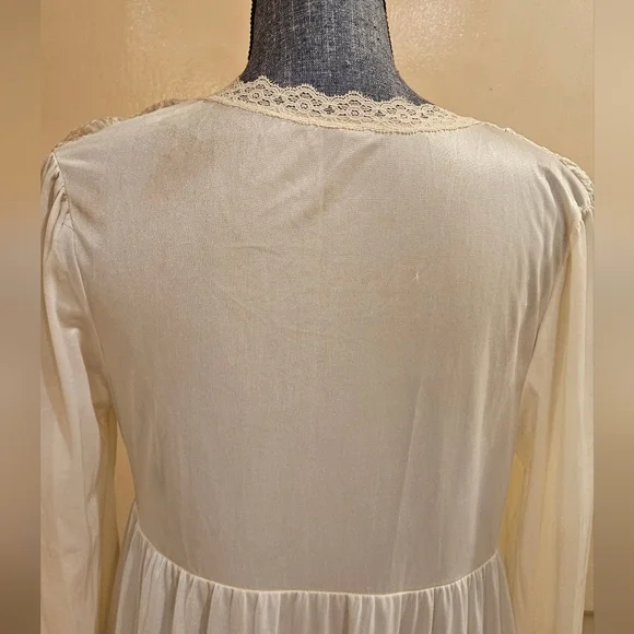 Vintage JCPenney Ivory Nylon Nightgown Lace Smocked Long Sleeve M - Picture 8 of 10